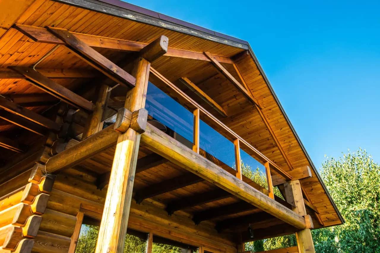 Ocieplenie domu z bali: Jak to zrobić dobrze? Poradnik eksperta.