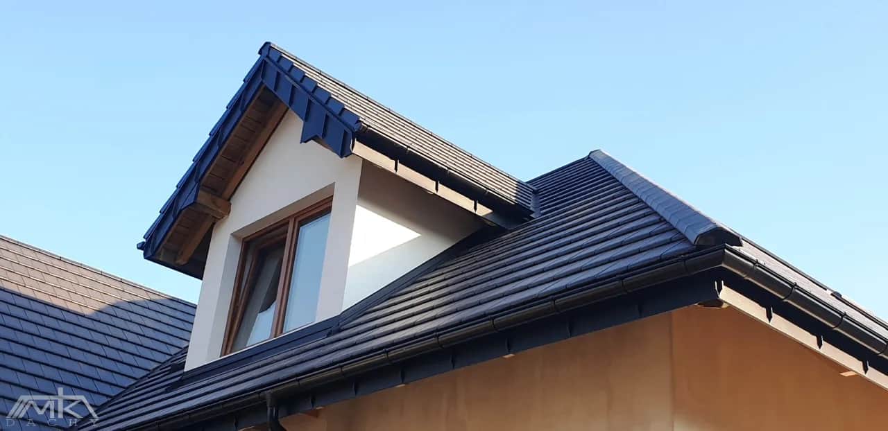 Zawód dekarza: zarobki, ścieżki kariery, przyszłość. Czy to dla Ciebie?