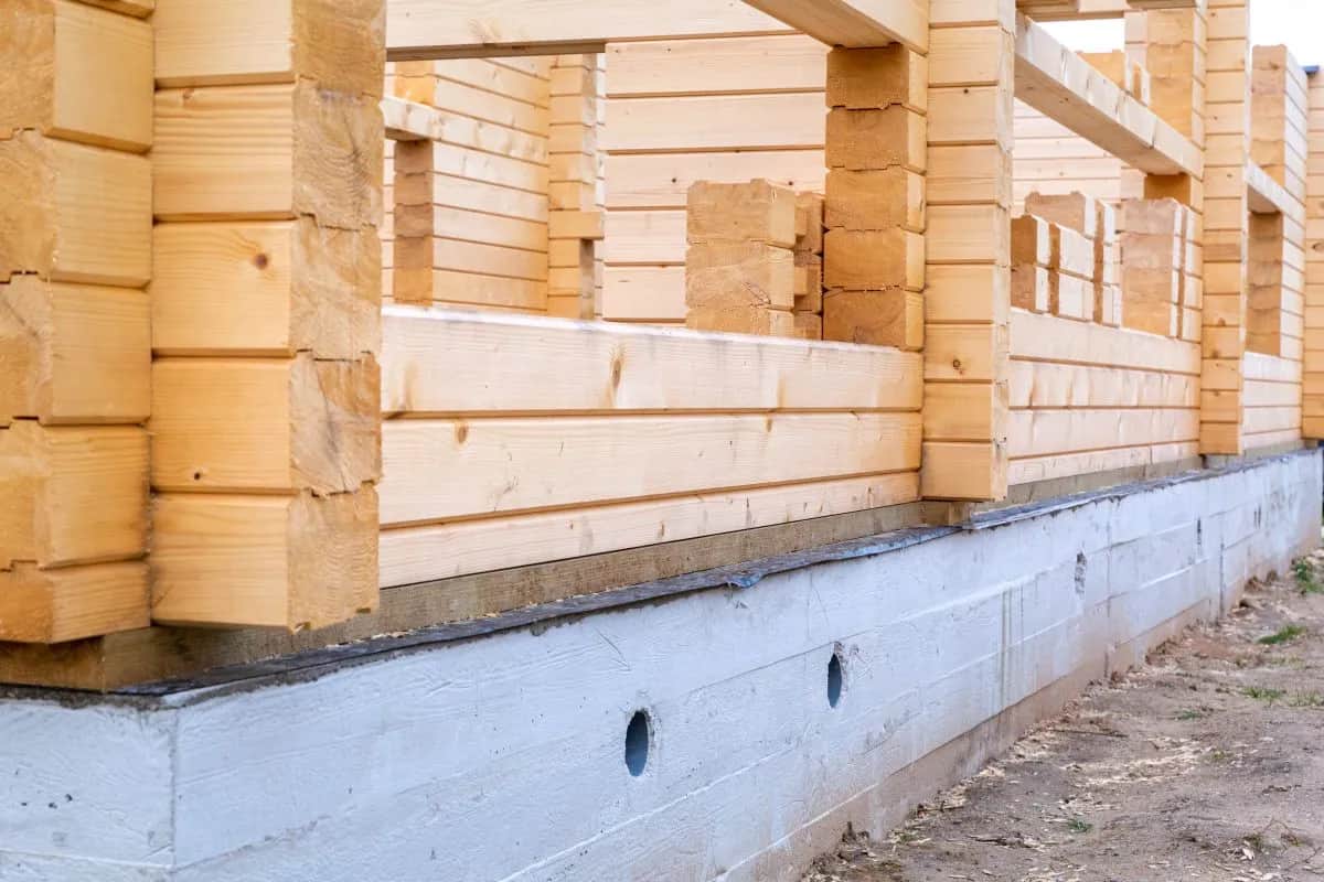 Ile drewna na dom szkieletowy? Kalkulator i porady eksperta